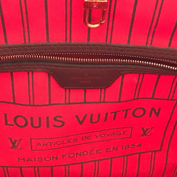 Authentic Louis Vuitton MM in Damier Canvas - Picture 1 of 9